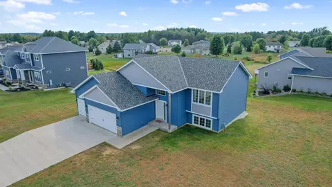 603 Kreekview Dr, Osceola, WI 54020