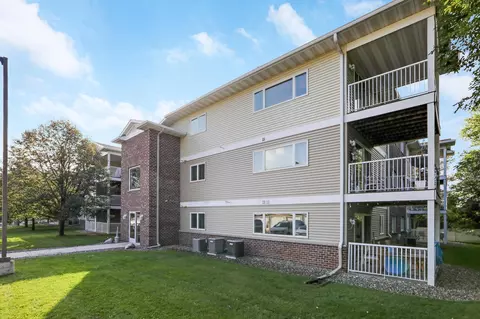 300 Whispering Ln #107, Hastings, MN 55033