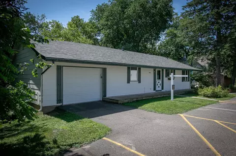 30435 Elm St, Lindstrom, MN 55045