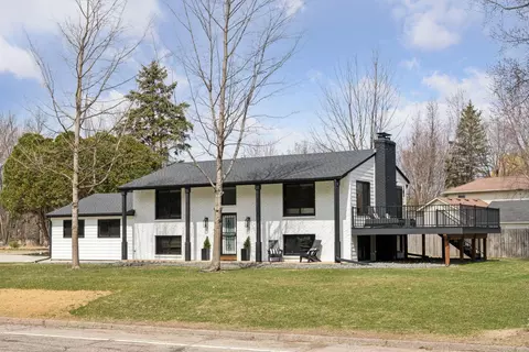 2080 N Shore Dr, Wayzata, MN 55391