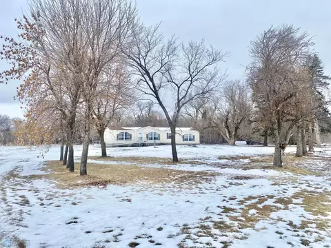 2050 166 Ave SE, Gardner, ND 58036