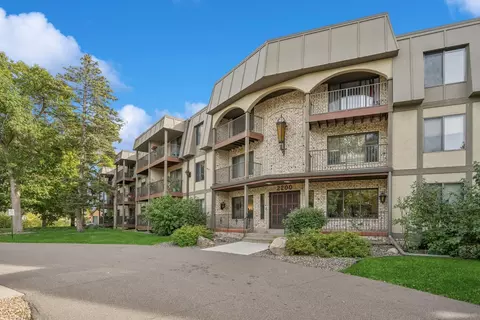2200 Nevada Ave S #105, Saint Louis Park, MN 55426