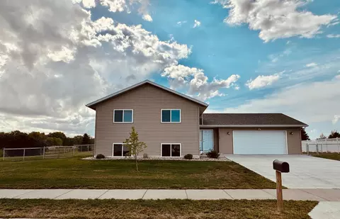 1107 Stockholm Ave, Marshall, MN 56258