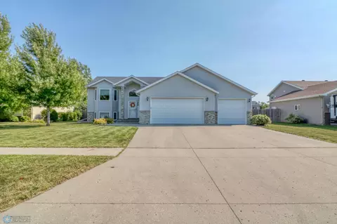 3750 Fillmore St S, Fargo, ND 58104