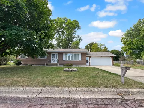 207 Lynn St, Sherburn, MN 56171