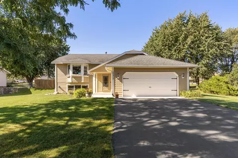 17317 Ixonia Path, Lakeville, MN 55044