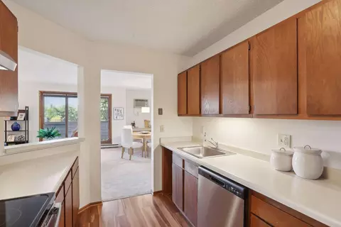 2425 E Franklin Ave #411, Minneapolis, MN 55406 photo 10