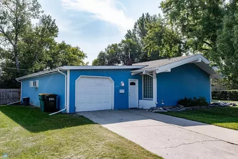 531 8th Ave W, West Fargo, ND 58078