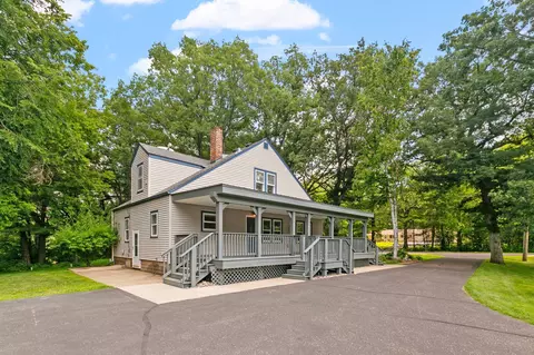 5780 Tower Dr, Woodbury, MN 55129