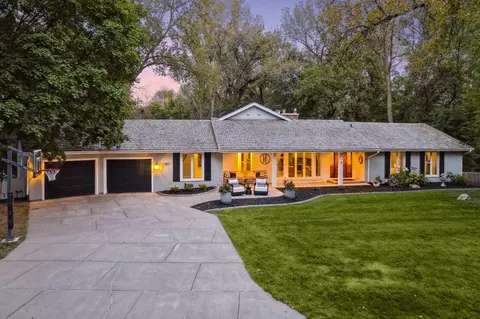 2130 Shevlin Dr, Wayzata, MN 55391