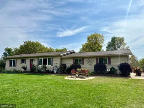 14786 260th St E #E, Cannon Falls, MN 55009