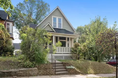 1084 Edgerton St, Saint Paul, MN 55130