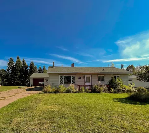 13 Field Rd, Silver Bay, MN 55614