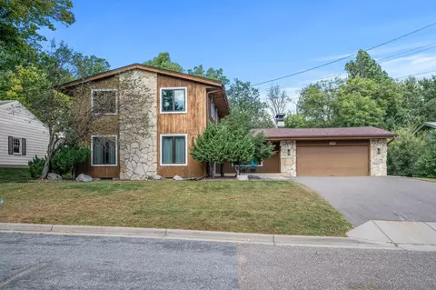 709 N Drillane Rd, Hopkins, MN 55305