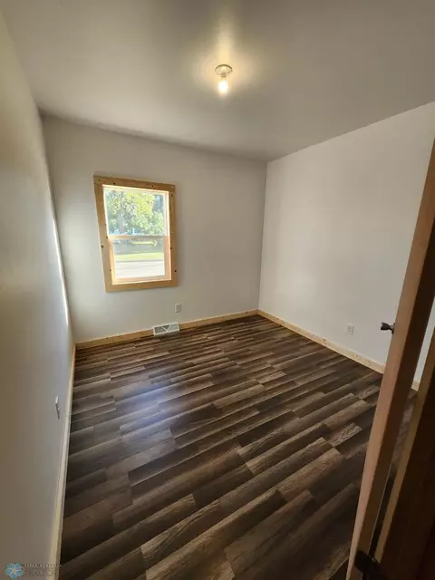 339 3rd St, Wyndmere, ND 58081 photo 8