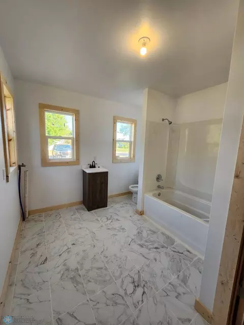 339 3rd St, Wyndmere, ND 58081 photo 10