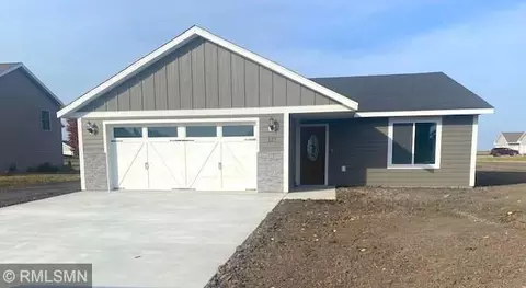 127 Erin Ct, Nicollet, MN 56074