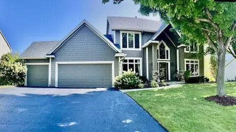 9071 Palmetto Dr, Eden Prairie, MN 55347