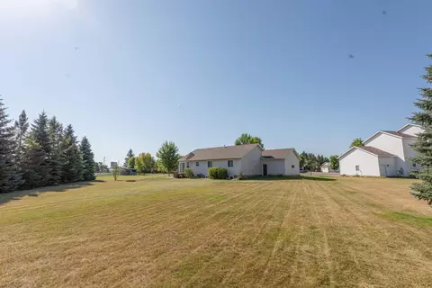 606 9th Dr NW, Perham, MN 56573 photo 4