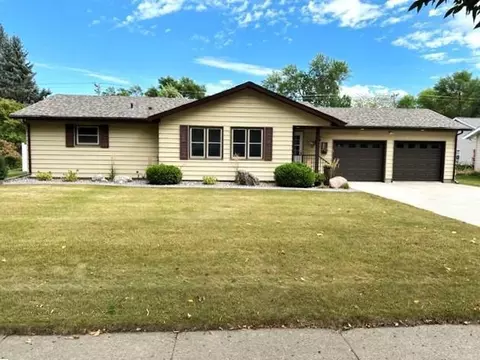 606 S 12th St, Montevideo, MN 56265