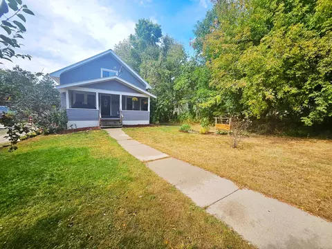 523 NE 6th Ave, Grand Rapids, MN 55744