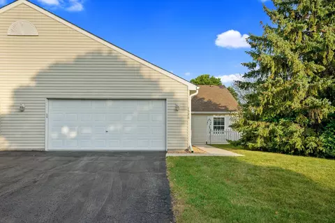 1526 4th Ave E, Shakopee, MN 55379