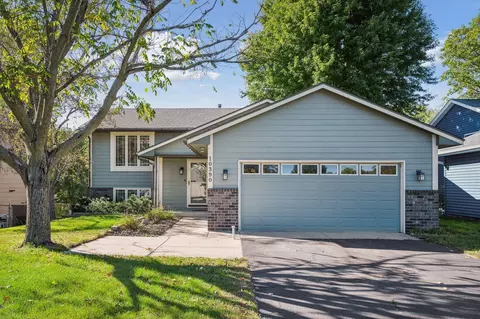 10390 Eagle St NW, Minneapolis, MN 55433