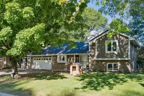 6260 Deerwood Dr, Mound, MN 55364