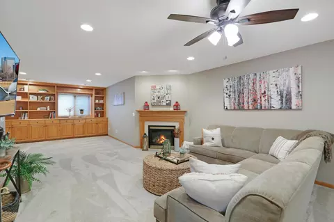 3426 Eagan Oaks Ct, Eagan, MN 55123 photo 25
