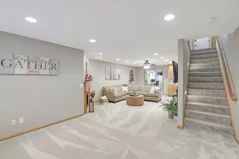 3426 Eagan Oaks Ct, Eagan, MN 55123 photo 22