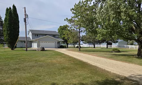6762 Highview Rd, Cannon Falls, MN 55009