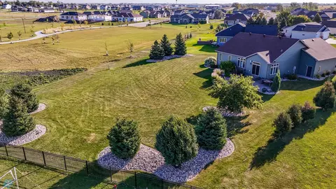 813 Birdie Ct, Mapleton, ND 58059 photo 7