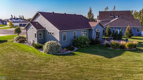 813 Birdie Ct, Mapleton, ND 58059 photo 4