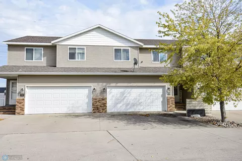 4226 Estate Dr S, Fargo, ND 58104