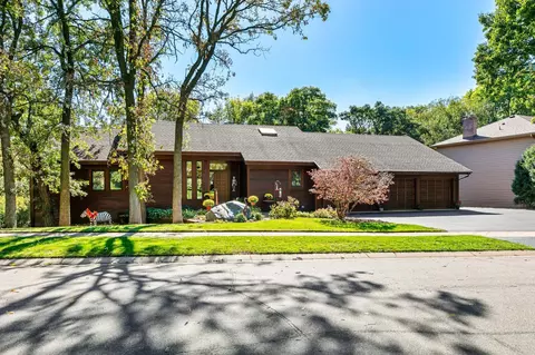 8020 134th St W, Apple Valley, MN 55124