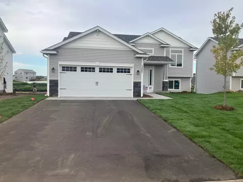 120 Collina Cir, Avon, MN 56310