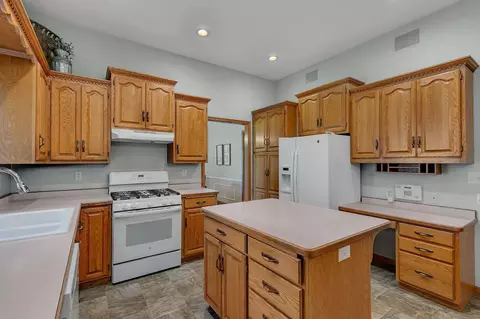609 Oak Ct, Saint Cloud, MN 56304 photo 8