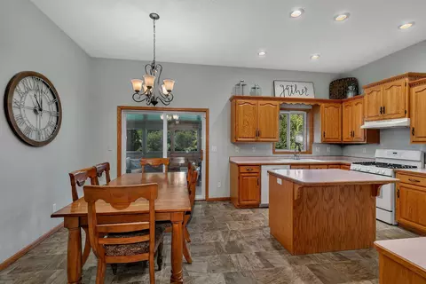 609 Oak Ct, Saint Cloud, MN 56304 photo 7