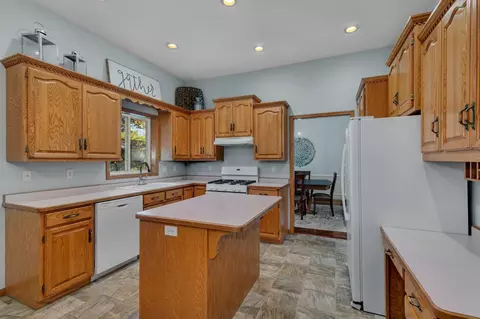 609 Oak Ct, Saint Cloud, MN 56304 photo 9