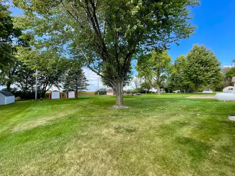 Exterior - 401 White St N, Comfrey, MN 56019 photo 13 of 17