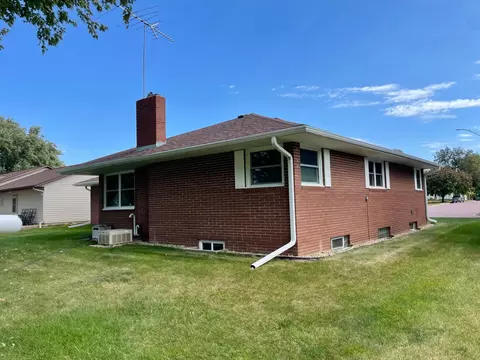 Exterior - 401 White St N, Comfrey, MN 56019 photo 10 of 17