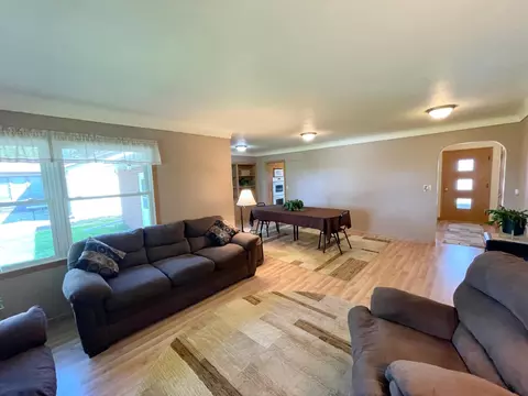 Living - 401 White St N, Comfrey, MN 56019 photo 4 of 5