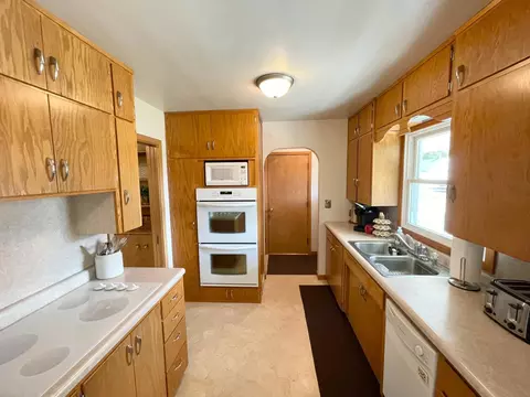 Kitchen - 401 White St N, Comfrey, MN 56019 photo 6 of 11