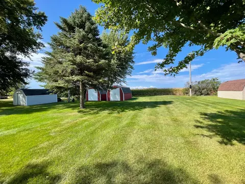 Exterior - 401 White St N, Comfrey, MN 56019 photo 1 of 17