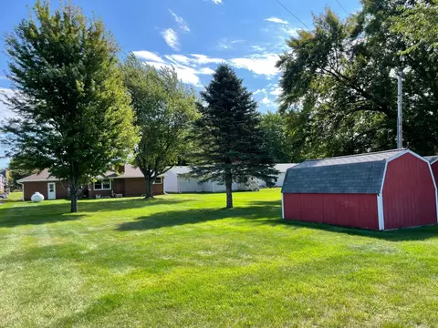 Exterior - 401 White St N, Comfrey, MN 56019 photo 15 of 17