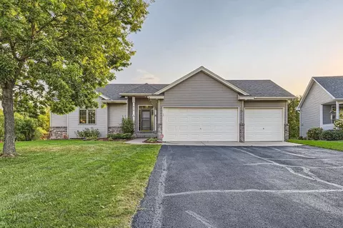 810 Kayla Ln, Hanover, MN 55341