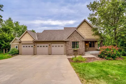 106 Ridge Rd, New London, MN 56273