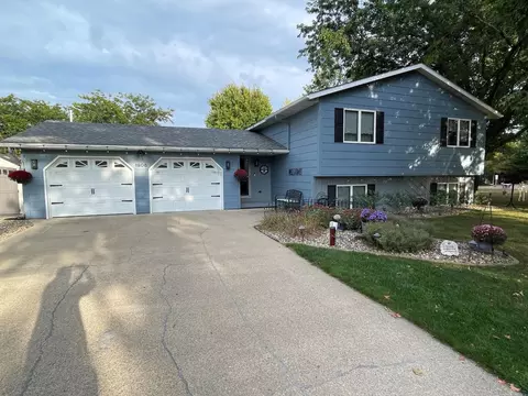 1906 Bayview Dr, Albert Lea, MN 56007