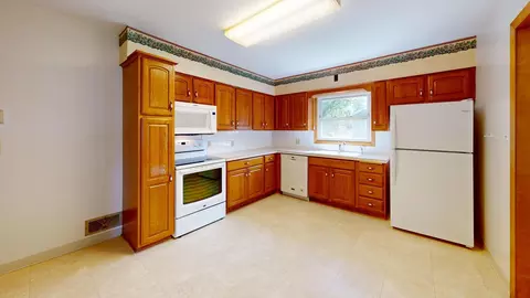 2233 Milo Ave, Albert Lea, MN 56007 photo 4