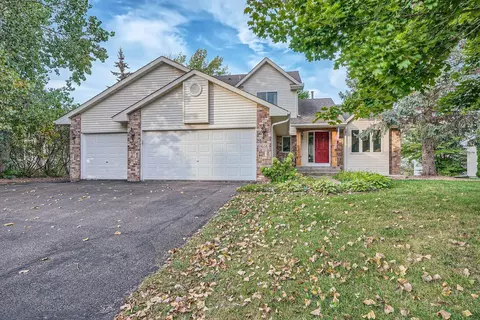 1616 Clearwater Rd, Waconia, MN 55387